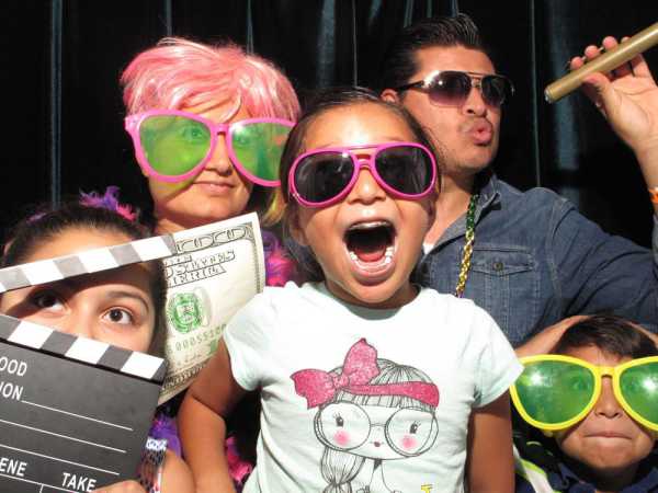 Photobombers Photo Booth