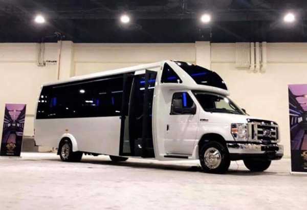 VIP Party Bus &amp; Limo 